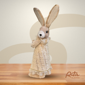 Coelha Roupa Rendada