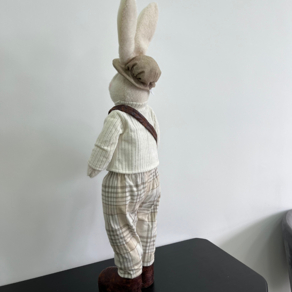 Coelho roupa branca c/ bolsa 83cm - Image 4