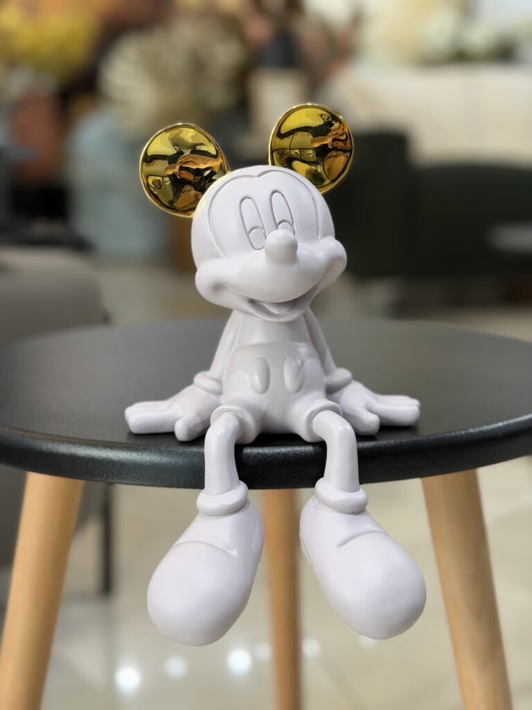 ESCULTURA MICKEY SENTADO 23CM