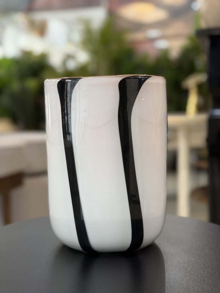 VASO VIDRO LISTRA PRETA 22CM